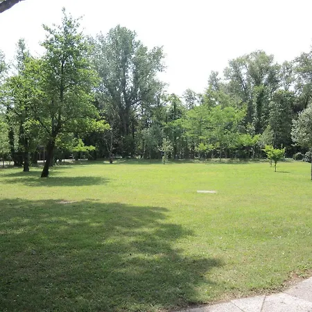 Apartamento Welcoming Flat With Garden-view Terrace - Beahost *
