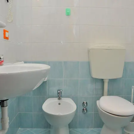 Welcoming Flat With Garden-view Terrace - Beahost * ביביונה