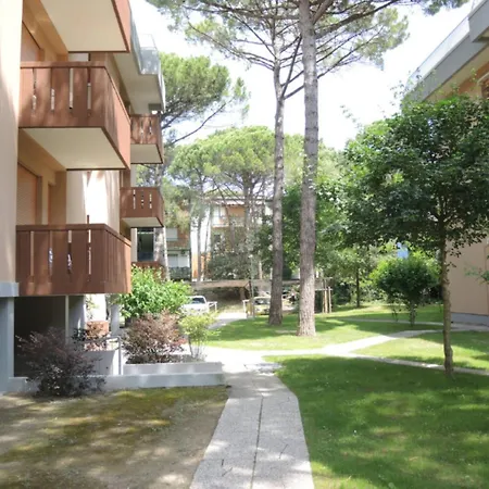 Welcoming Flat With Garden-view Terrace - Beahost Bibione