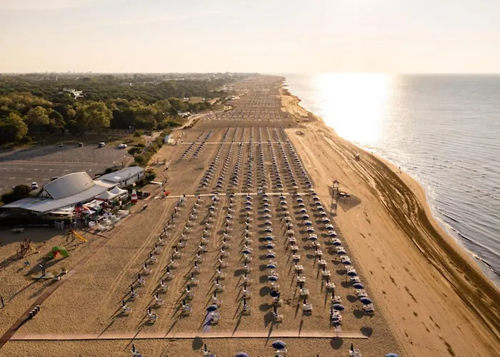 Welcoming Flat With Garden-view Terrace - Beahost Apartment